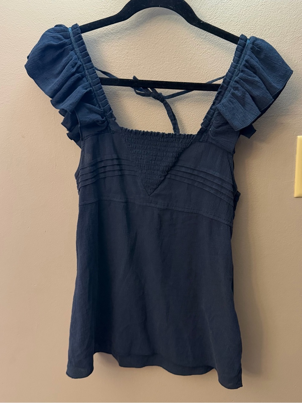 Guess Jeans Women’s Navy Babydoll tank top